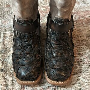 🎄👢Woman’s Freebird By Steven Leather Darcy Taupe Multi Fish Boots